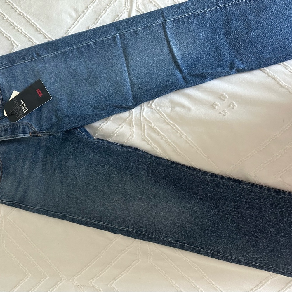 Levi’s wedgie straight jean